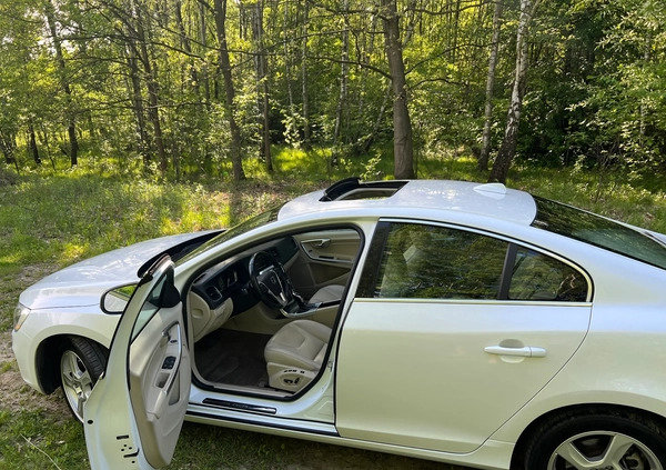Volvo S60 cena 61500 przebieg: 162000, rok produkcji 2015 z Chorzów małe 254